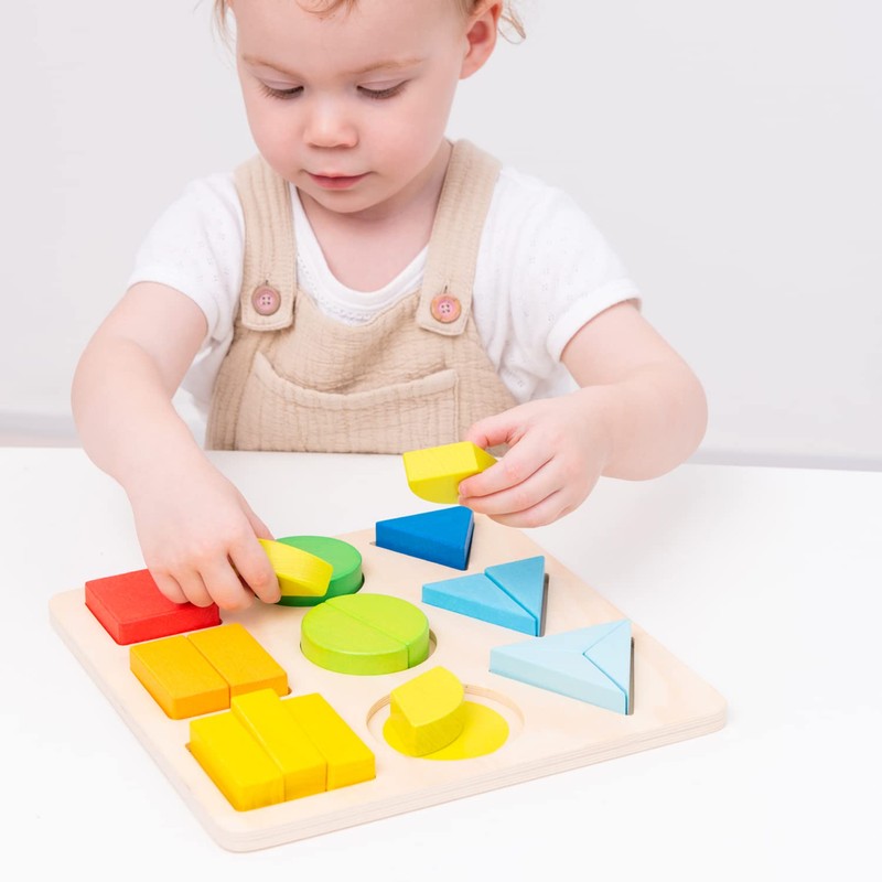Geometric shapes puzzle board