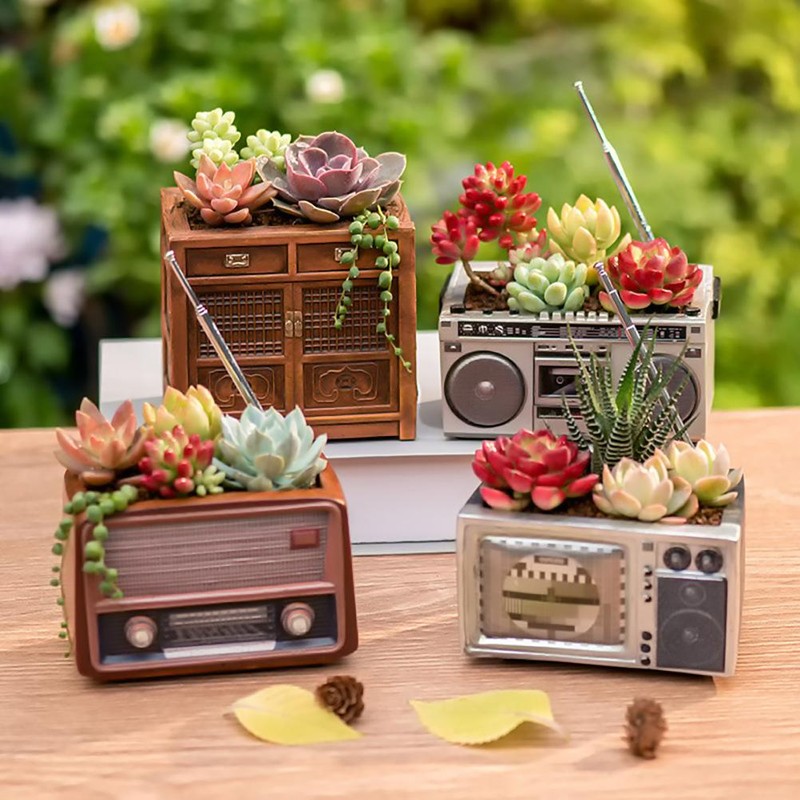Retro Radio Flowerpot Resin Planter Decorative Vase for Home Office