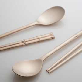 Hankook Ceramic Living Bangjja Yugi Damyeon 99.9% Antibacterial Bangjja Yugi Cutlery Set for 2: Brass Cutlery / 한국도자기리빙 방짜유기 담연 향균99.9% 방짜유기수저 세트 2인 놋수저