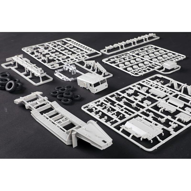 Trumpeter 757195 Model Kit, White