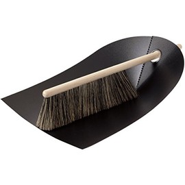 Normann Copenhagen – Hand Brush and Dustpan – Black – Ole Jensen