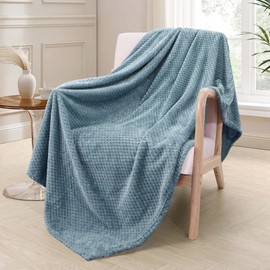 Exclusivo Mezcla Cuddly Blanket, Fluffy Fleece Blanket with Waffle Pattern, Lightweight, Soft and Warm Sofa Blanket, Bed Throw, 130 x 170 cm, Slate Blue