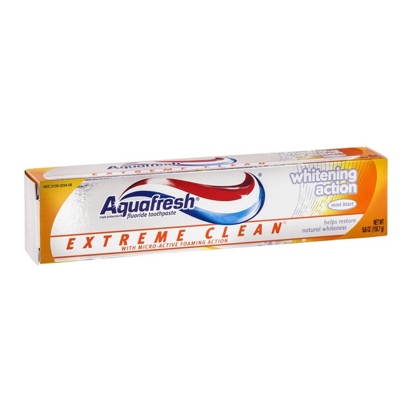 Aquafresh Extreme Clean Whitening Action Fluoride Toothpaste Mint Blast