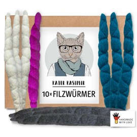 10 hand-rolled felt worms made from 100% virgin wool. Made in Germany with love, sustainable cat toys made from regional natural material.