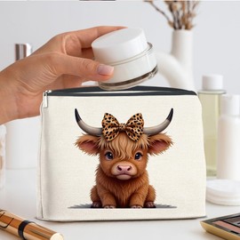 Nurawo Cute Highland Cow Makeup Bag Wild West Cosmetic Bags for Women Cattle Lovers Highland Cattle With Coquette Bow Makeup Pouch Western Cow Organizer Bag