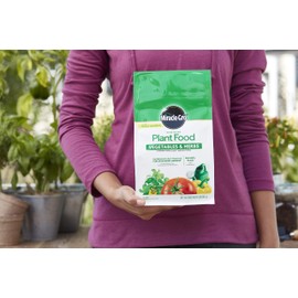 Miracle-Gro Water Soluble Plant Food Vegetables & Herbs 2 lb