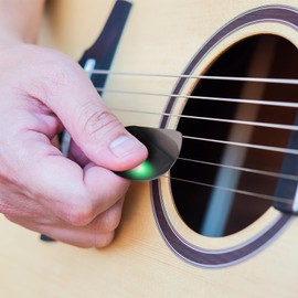 TOYANDONA Auto LED Glowing Guitar Picks, 2 Pcs Light up Ukulele Picks Variety Colorful Plectrums for Bass Electric Acoustic Guitars Ukulele