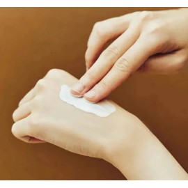 Skin1004 Madagascar Centella Probiocica Glow Sun Ampoule 50+