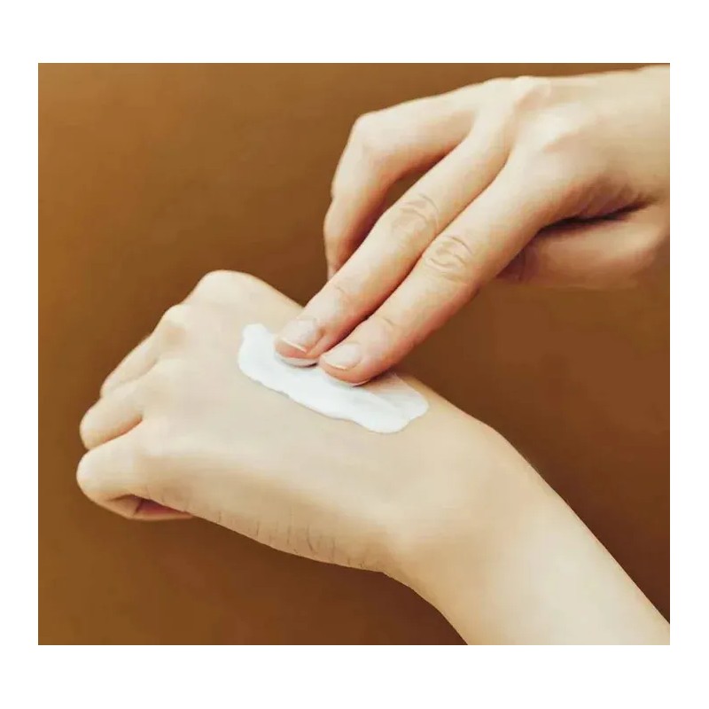 Skin1004 Madagascar Centella Probiocica Glow Sun Ampoule 50+