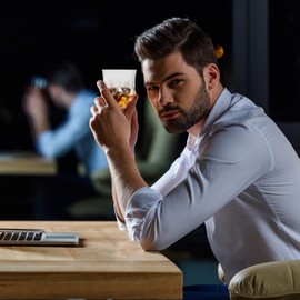 Uonlytech LED Drinking Cups, Pineapple Shaped Flash Light Cups, Plastic LED Cups, Flash Drinking Cups for Home Club Party (Pack of 4)