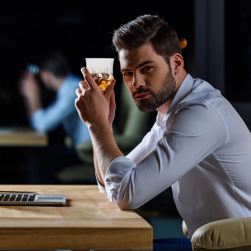 Uonlytech LED Drinking Cups, Pineapple Shaped Flash Light Cups, Plastic