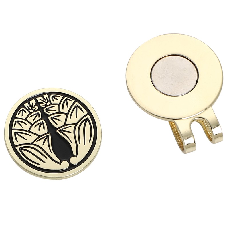 Golf Marker Magnet with Clip Circle Burlap Family Crest Gold