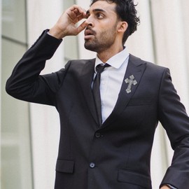 Abaodam Rhinestone Cross Brooch Pin for Women and Men Diamond-in Design Elegant Jewelry Accessory for Wedding Birthday and Daily Wear 1.57X1.18 Inch