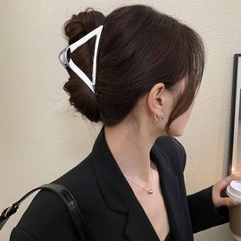 Yheakne Vintage Metal Hair Claw Clip Alloy Hair Claws Clip Silver Large Hair Holder Clips Minimalist Jaw Hair Clamp French Jaw Hair Clip Non Slip Hair Catch Barrette Decorative Hair Accessories for Women and Girls (Silver triangle)