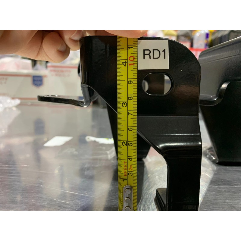 1320 Driver side 2 bolt motor mount & Bracket 97-01