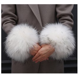 SHTGOI Women's Fur Cuffs Fur Wrist Warmer Faux Fur Cuffs Arm Warmers Winter Hand Warmer Sleeves Plush Pulse Warmer Fur Cuffs Faux Fur Arm Warmers Gloves White + Black