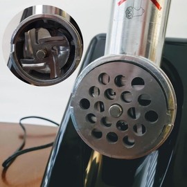 Hapivida Stainless Steel Meat Grinder Plate Discs for Food Grinding Attachment 2 Sharp Blades 2 Cutting Plates