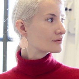 Boho Rose Gold Earrings Dangle - Lightweight Earrings for Women Dangling, Rose Gold Tone Bohemian Dangly Teardrop Leaf Jewelry, Simple Trendy Tear Drop Filigree Dangles