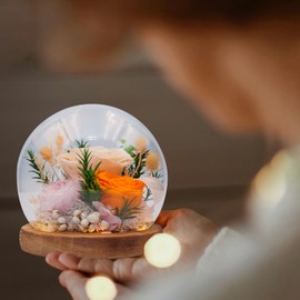 HUACHIPLUS Eternal Flowers Decor: Preserved Flowers in Glass Dome, Unique Forever Flowers for her–Anniversary, Birthday, for Mom-Flowers for Delivery Prime (Champagne, Attached Dome)