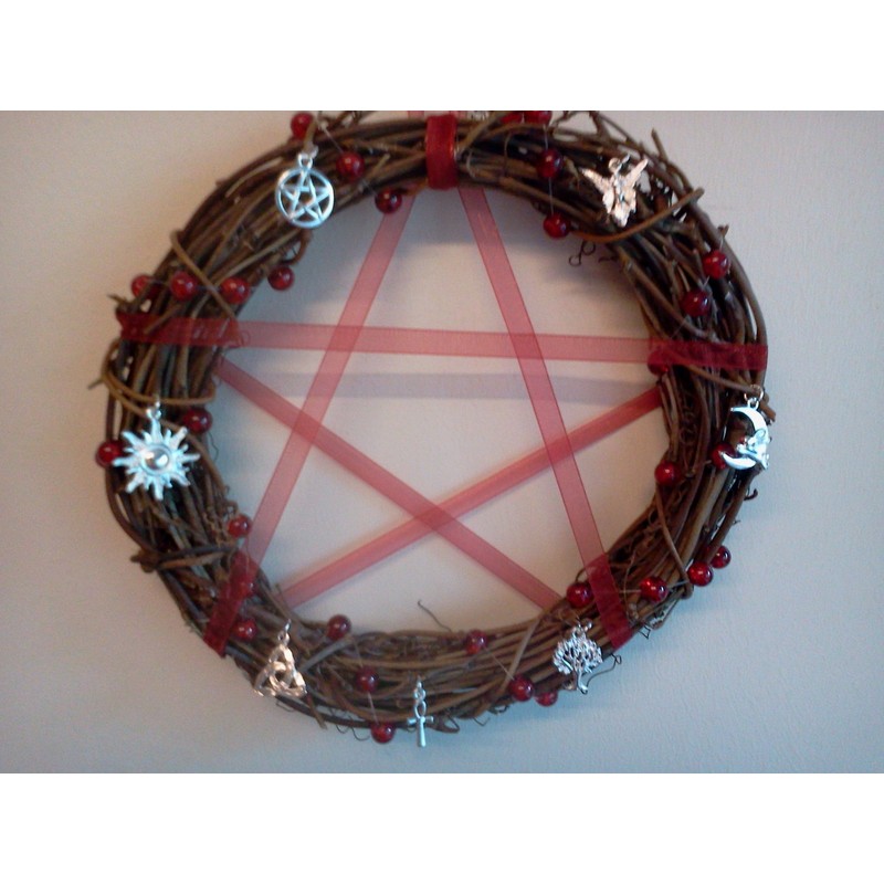 20cm Pagan All Year round Wreath with 7 pagan charms