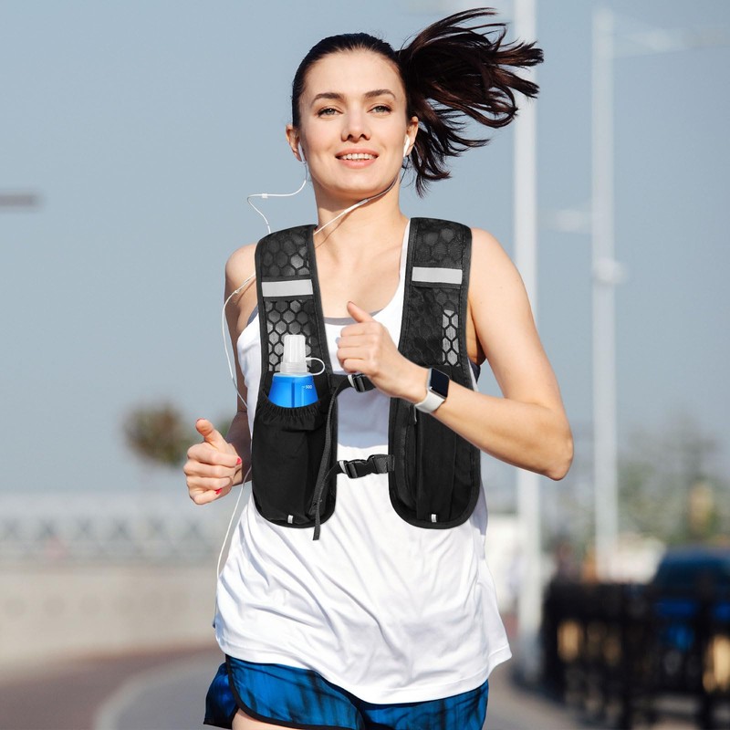Running Vest for Men and Women, Breathable & Reflective Hydration