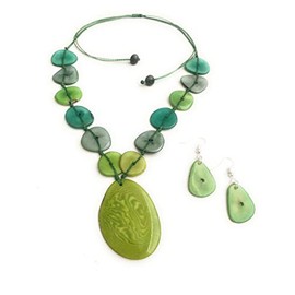 Artesania Karissma Tagua necklace and earrings in green TAG667. tagua nut jewelry, organic necklace, eco friendly jewelry, lime green statement necklace set