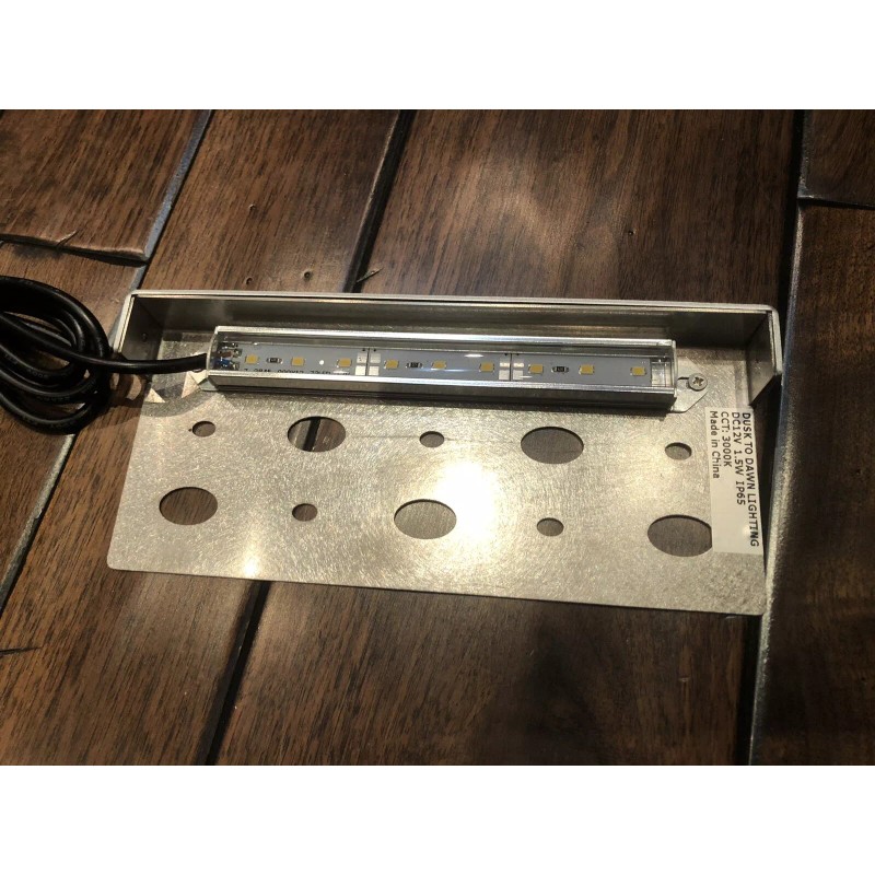 Dusk to Dawn 5500k Led Wall Cap Light Hardscape Stairway