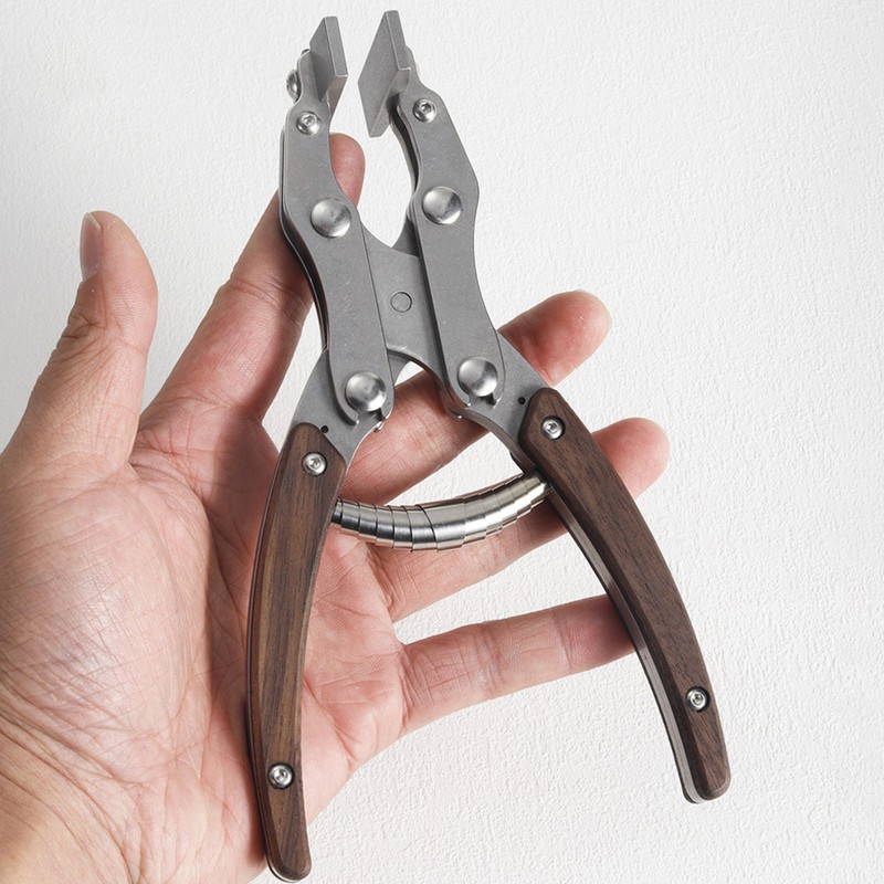 Flat Pliers Wooden Handle Alloy Steel Mouth 38mm Jaw Width