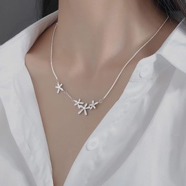 TseenYi Crystal Flower Neckalce Sparkling Cz Necklace Silver Floral Cubic Zirconia Necklace Shine Rhinestone Bridal Necklace Short Link Choker Necklace Chain Jewelry for Women and Girls Gifts
