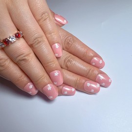 24 Pcs Press on Nails Square Short Fake Nails with Flower Design Acrylic Nails Full Cover Artificial Glue on Nails Reusable Nail Tips Nude Glossy Stick on Nails Manicure Art for Women