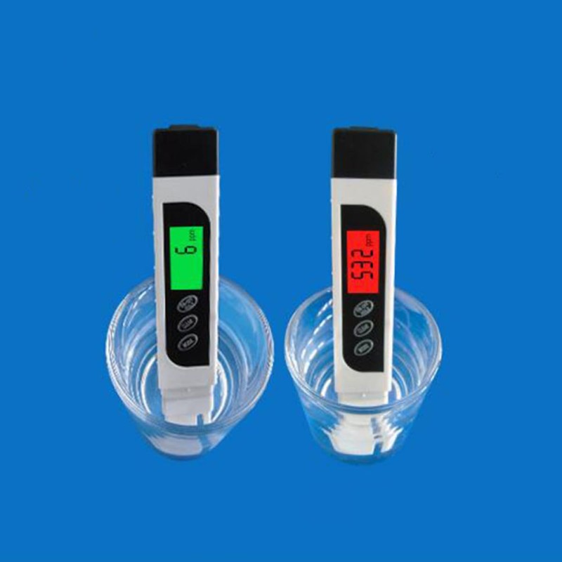 Medidor Digital de Agua Portátil con Compensación Automática