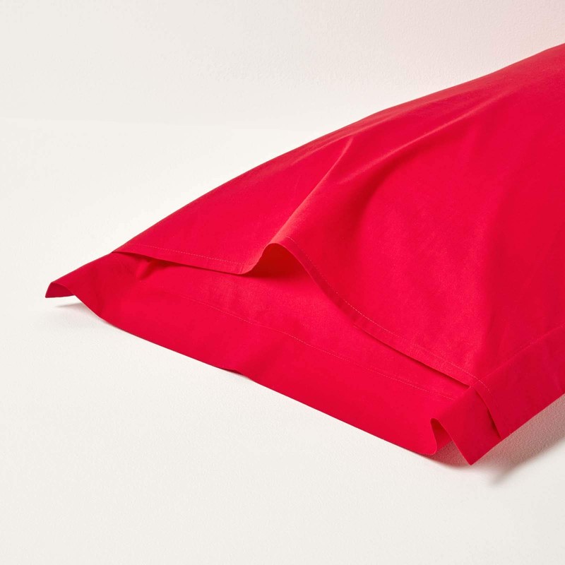 HOMESCAPES Red Pure Egyptian Cotton Oxford Pillowcase Standard Size 200