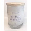 Natural Coconut + Beeswax Scented Candle Island Retreat in Glossy