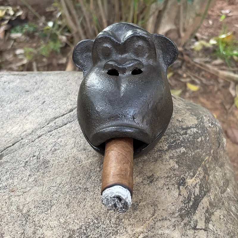 Joy PerfvmE - Cast Iron Cigar Ashtray - Funny Ashtray