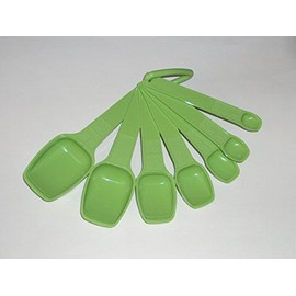 Tupperware Apple Green Measuring Spoon Set