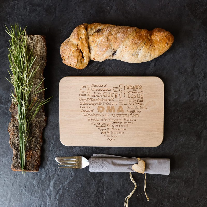Spruchreif Breakfast board with engraving word heart "Oma", perfect gift