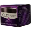 Crema nocturna antiarrugas OLAY Age Defying de 2 onzas, Paquete