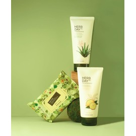 The Face Shop Herb Day 365 - Toallitas Limpiadoras Coreanas Limpieza Facial Suave con Romero y Extractos de Hierbas Remueven Maquillaje e Impurezas Fórmula Hidratante 70 Piezas