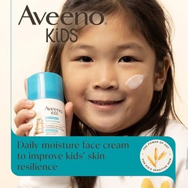 Aveeno Kids - Crema facial hidratante diaria con avena, vitamina E y B5, crema hidratante para piel facial sensible de niños, fortalece la barrera de humedad de la piel, ultrahidratante, no grasa, tamaño de viaje, 1.5 onzas