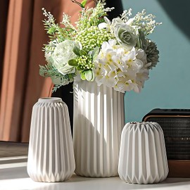 Fit'n Furnish 3-Piece Bud Vases Set – White Ceramic Mini Vases, Small White Flower Vase Collection, Vases for Centerpieces & Home Decor, Modern Table Centerpieces, Flowers on Bookshelf Coffee Table