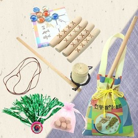 Traditional Games 5-Piece Set (Pouch Type), Jegi, Yutnori, Spinning Top, String Games, Craft Supplies / 전통놀이 5종 세트(주머니형) 제기 윷놀이 팽이 실뜨기 만들기용품