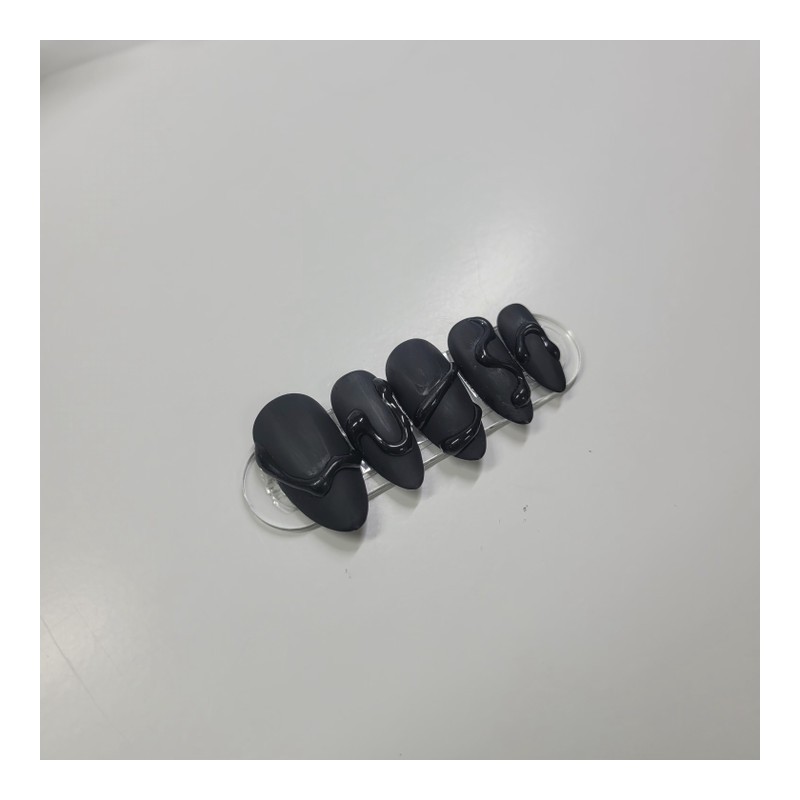 Back In Black ➿️ - Short Oval / Back In