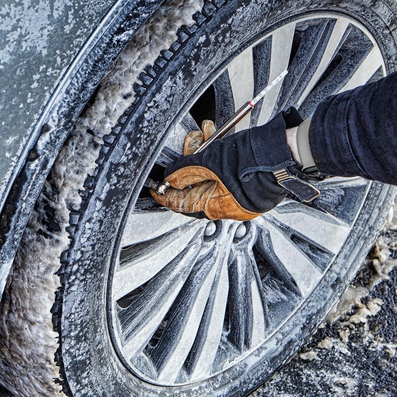 Milton S-921 Pencil Tire Pressure Gauge, Passenger Car, With Built-in