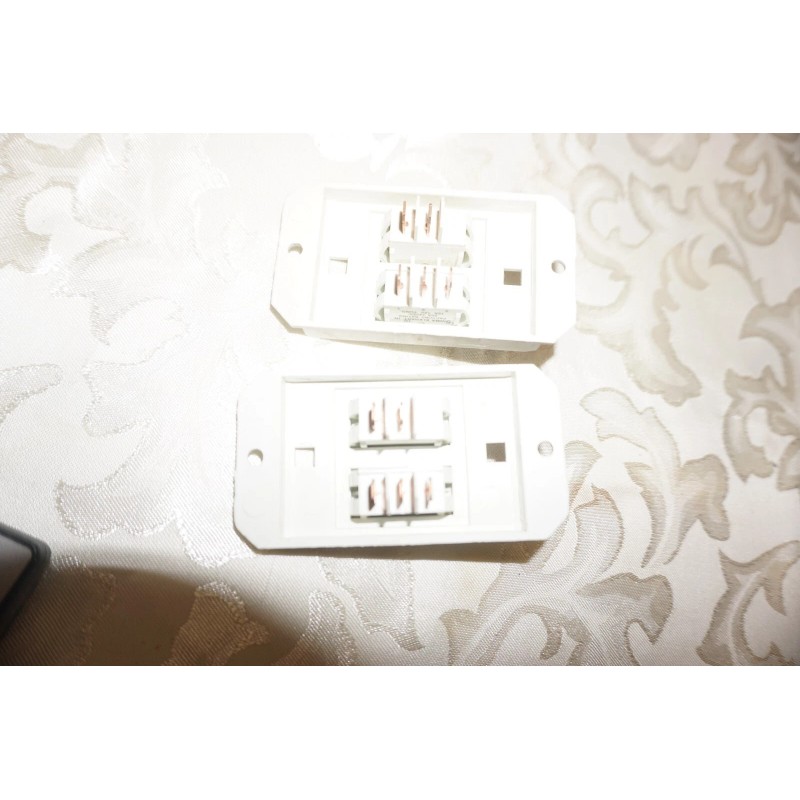 Sigma SIGNA RV CAMPER WHITE 12 VOLT DOUBLE ON OFF