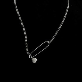 SIXAOAZZ Safety Pin Necklace Heart Pendant Sweet Cool Style Paper Clip Necklace with Extension Chain Simple Copper Personality Exquisite Safety Pin Jewelry for Women (Silver heart)