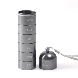 Pastillero Semanal Metálico y Portátil: Organizador de Viaje a Prueba de Agua con 7 Compartimentos y Divisiones - Ideal como Planificador Diario de Pastillas