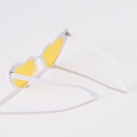 YOJUED Heart Sunglasses Vintage Cat Eyes Glasses Love Heart Shape Sunglasses Heart Glasses UV400 Protection, white/yellow