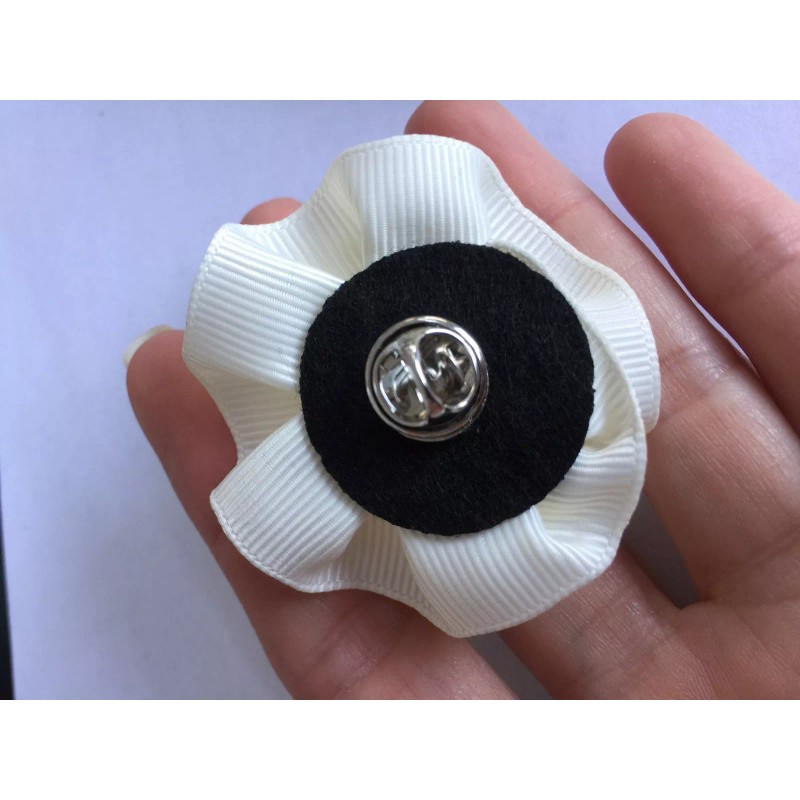 Unbranded Carnation Shaped Lapel Stud Pin - Antique White/Cream Ribbon
