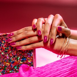 Gelish Holiday Winter Collection A Fuzzy Feeling - Holiday Gel Polish, Winter Gel Nail Color, Long-Lasting Soak Off Gel Polish (Sleighing In Style, 15mL)