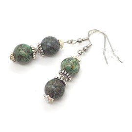 Damen-Ohrringe und Halsketten-Schmuckset mit Anhänger aus grünen natürlichen Türkisperlen und tibetischen Perlen